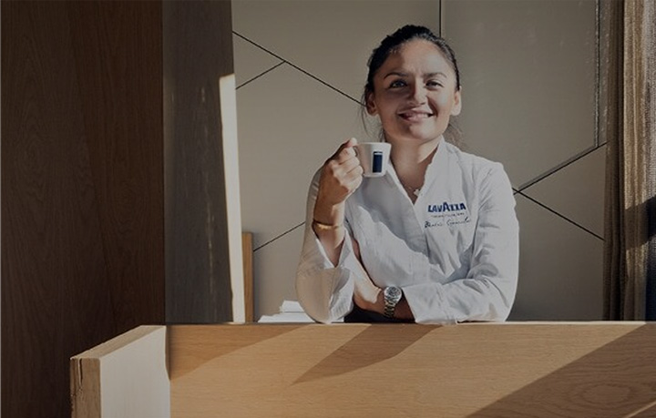 BEATRIZ GONZALEZ: Az Haute Cuisine Nőies Varázsa